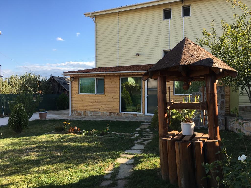 Triglav Edelweiss Guest House พาเวลบันยา ภายนอก รูปภาพ